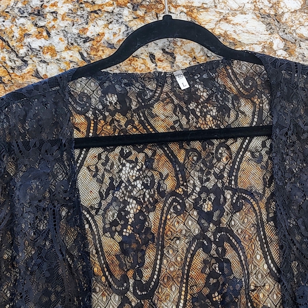 Lacey Black overlay jacket, with fringed sleeves and bottom sz L. - Picture 3 of 16
